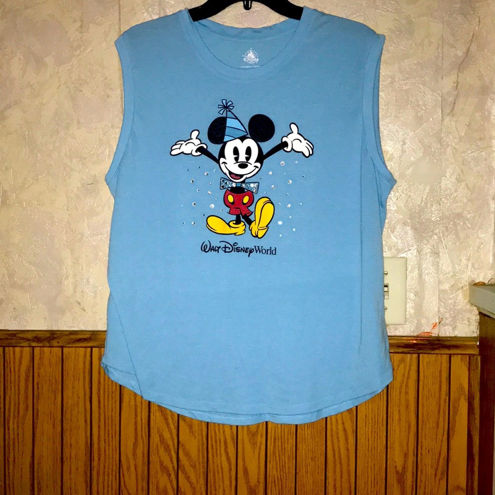 Super cute authentic Disney world Mickey Mouse top (XL)